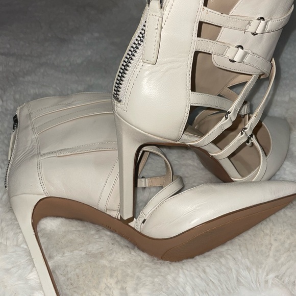 New Nine West Teatime Women's Strappy white Leather Zip Heel Pumps Size 6.5 - Picture 4 of 12